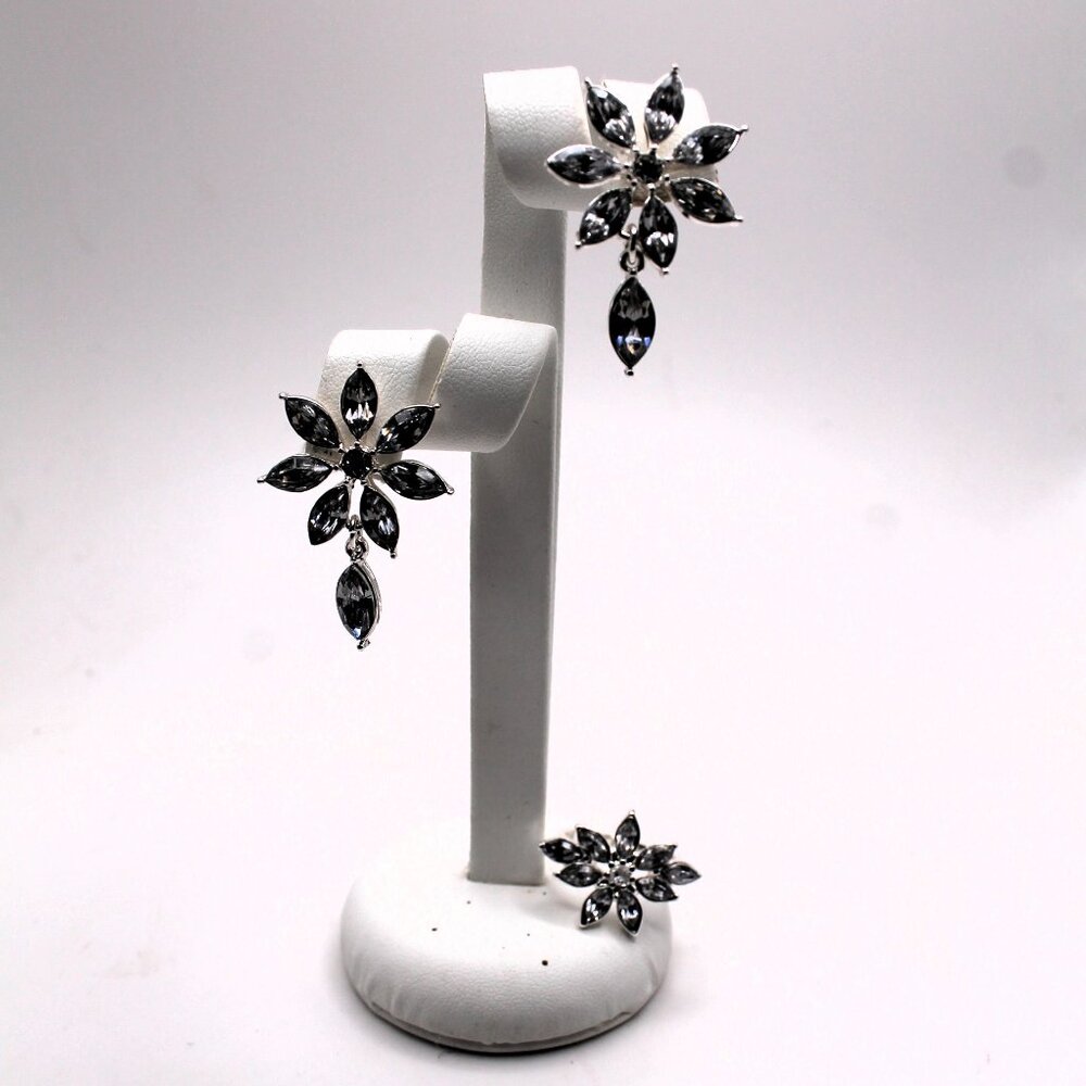 2/10 Avon Sparkly Drop Earrings and Size 6 Ring, NWOB